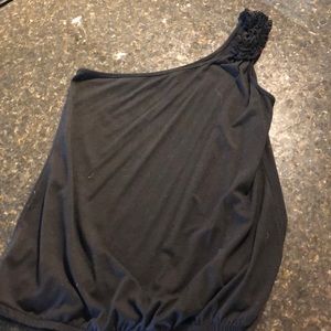 One shoulder top